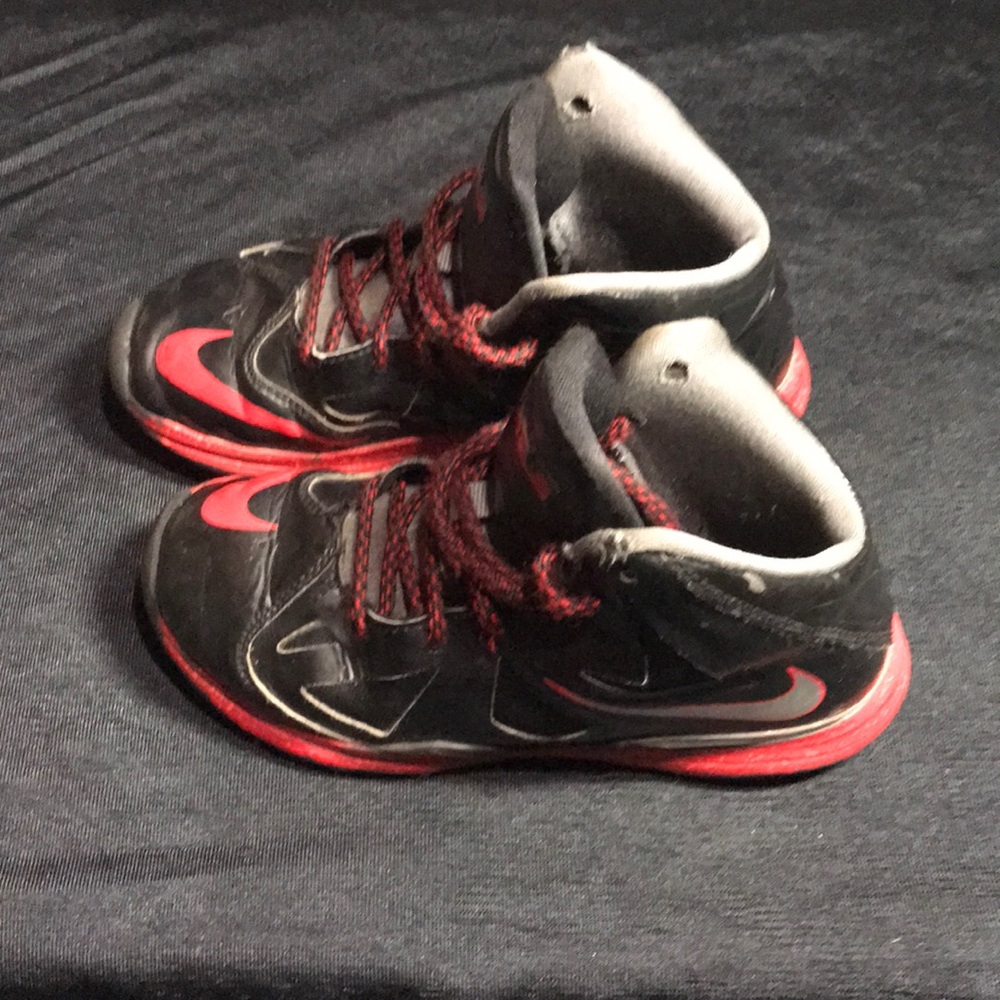 Nike Lebron X Kids sz 1 Y Bred Playground Beaters - Picture 2 of 7